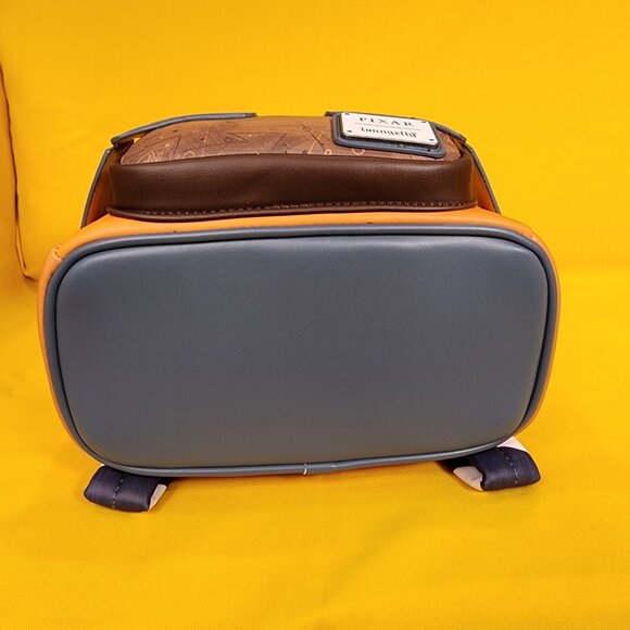 Loungefly Disney Pixar WALL-E Figural WALL-E with Trash Mini Backpack NEW - Picture 12 of 13